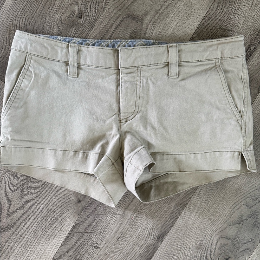 American Eagle Y2K Khaki shorts